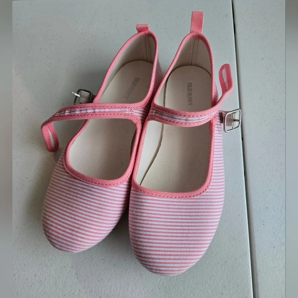 Old Navy Pink Striped Kids Shoes Size 3